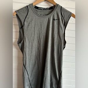 NIKE PRO mens size small fitted sleeveless top